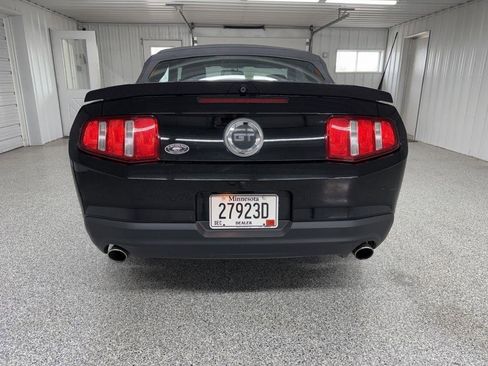 Used 2010 Ford Mustang GT RWD image 5