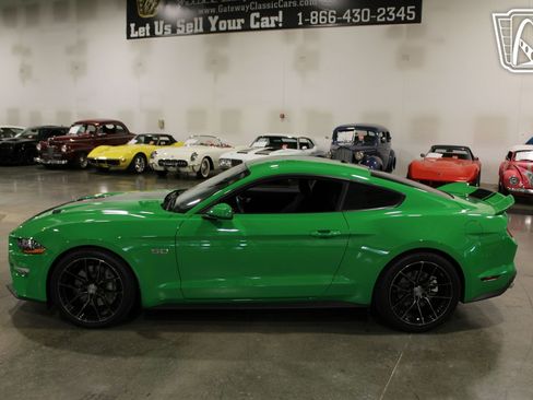 Used 2019 Ford Mustang GT RWD image 8