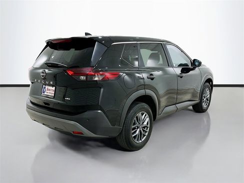 Used 2023 Nissan Rogue S image 7