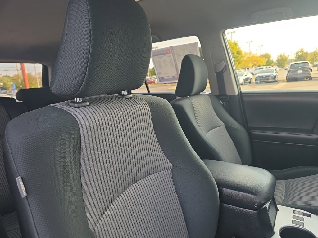 Used 2019 Toyota 4Runner SR5 AWD/4WD image 10