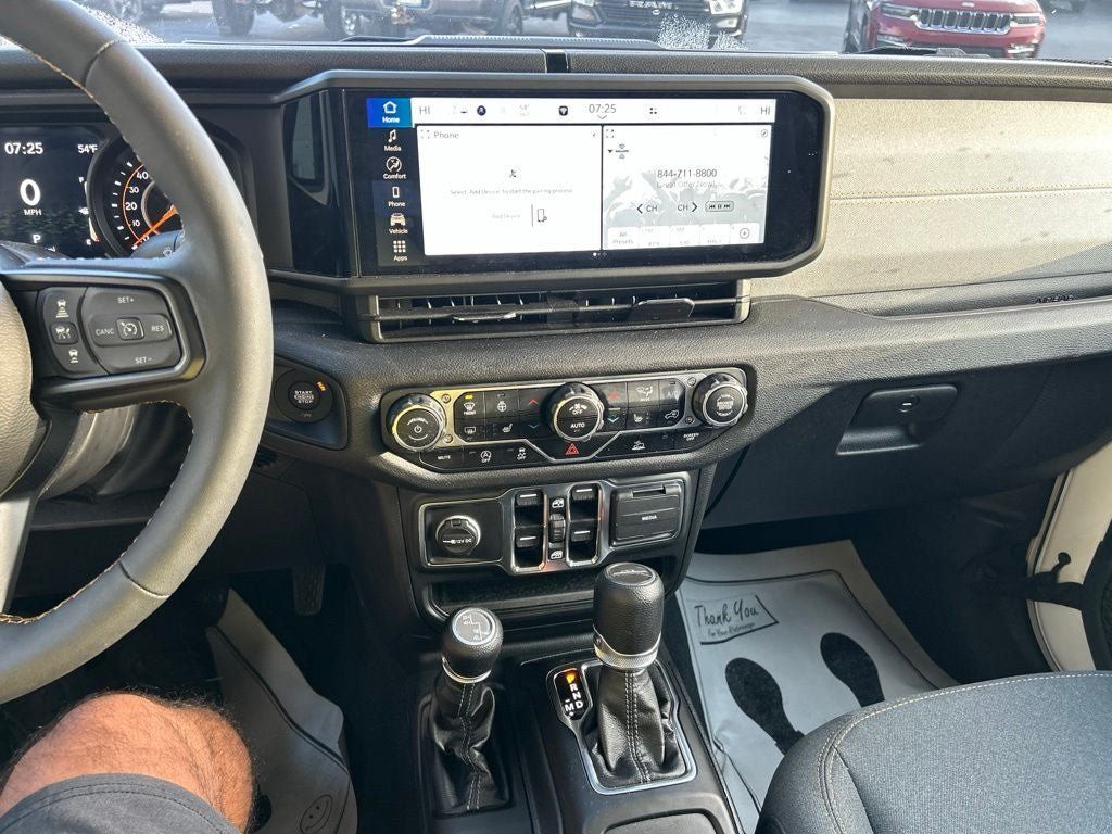 Used 2024 Jeep Gladiator Sport AWD/4WD image 18