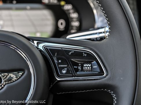 New 2025 Bentley Flying Spur Plug-In Hybrid image 39