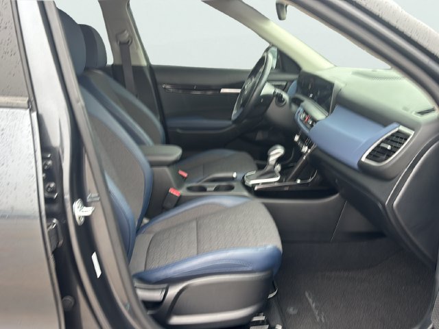 Used 2025 Kia Seltos S FWD image 11