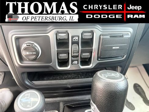 Used 2019 Jeep Wrangler Unlimited Sahara AWD/4WD image 22