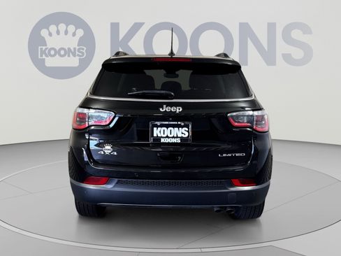 Used 2018 Jeep Compass Limited AWD/4WD image 5