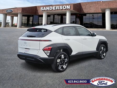 Used 2025 Hyundai Kona SEL image 3