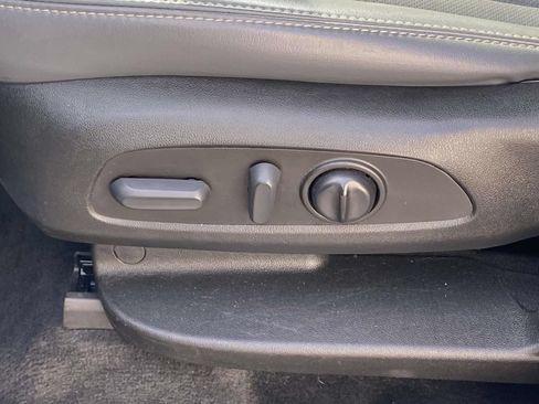 Used 2022 Buick Enclave Essence FWD image 16