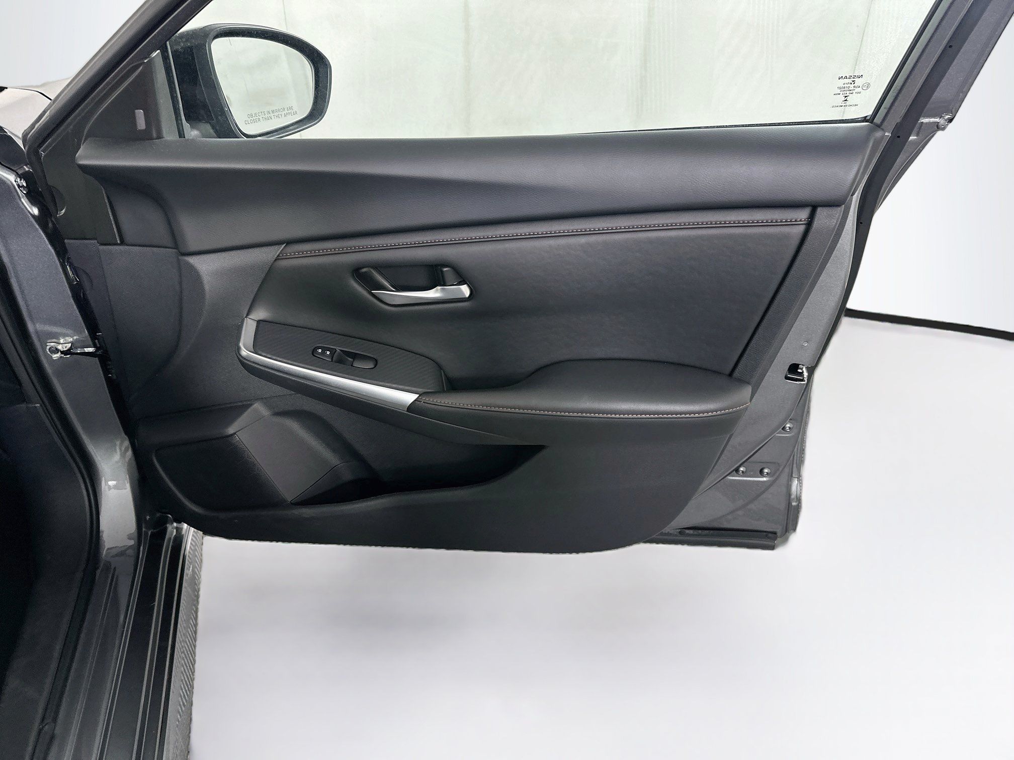 Used 2025 Nissan Sentra SR FWD image 30
