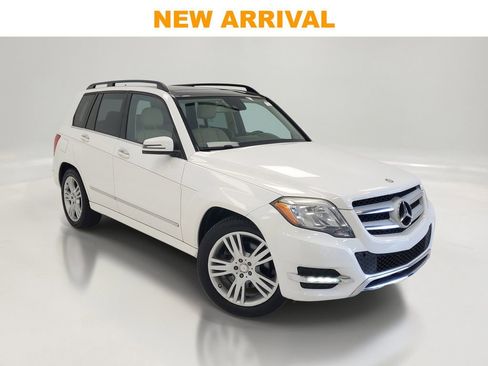 Used 2015 Mercedes-Benz GLK 350 4MATIC image 1