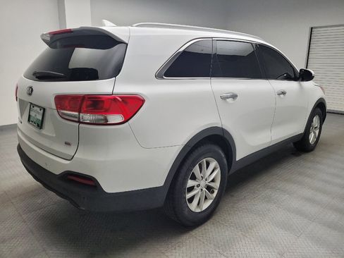 Used 2017 Kia Sorento FWD w/ LX Convenience Package image 9