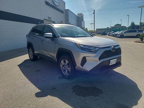 Used 2022 Toyota RAV4 XLE image 7