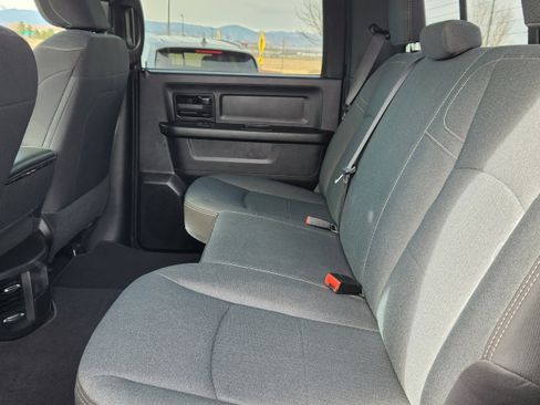 Used 2024 RAM 2500 Tradesman w/ Chrome Appearance Group AWD/4WD image 10