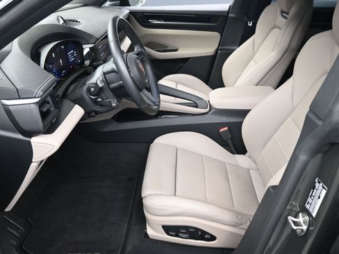 Certified 2025 Porsche Macan 4 Electric image 6