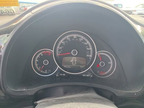 Used 2017 Volkswagen Beetle 1.8T Classic FWD image 9