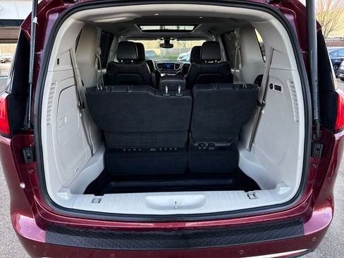 Used 2017 Chrysler Pacifica Limited w/ UConnect Theater Package image 13
