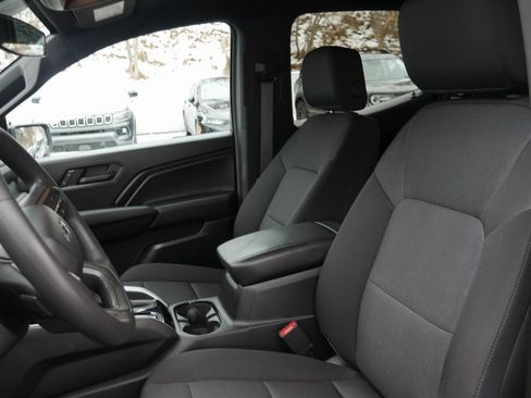 Used 2023 Chevrolet Colorado Trail Boss w/ Technology Package image 9