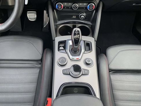 Used 2024 Alfa Romeo Stelvio AWD image 20