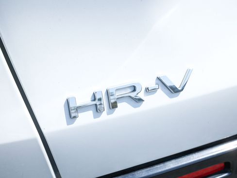 Used 2024 Honda HR-V EX-L image 9