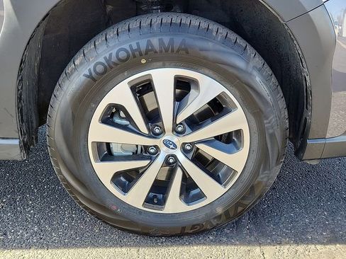 Used 2025 Subaru Outback Premium w/ Popular Package #1A image 7