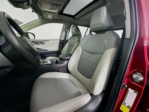 Used 2025 Toyota RAV4 Limited w/ Advanced Technology Package image 22