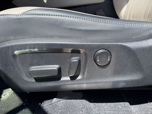 Used 2019 Lexus RX 350L AWD w/ Accessory Package image 17