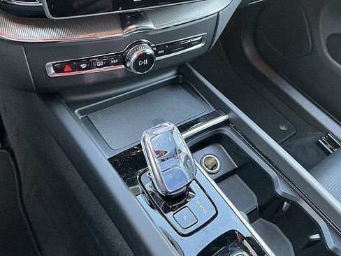 New 2026 Volvo XC60 B5 Ultra w/ Climate Package AWD/4WD image 19