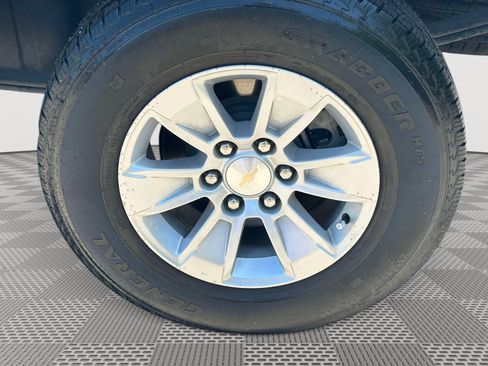 Used 2023 Chevrolet Silverado 1500 LT AWD/4WD image 32
