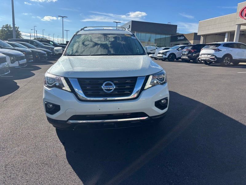 Used 2017 Nissan Pathfinder Platinum w/ Cargo Package AWD/4WD image 2