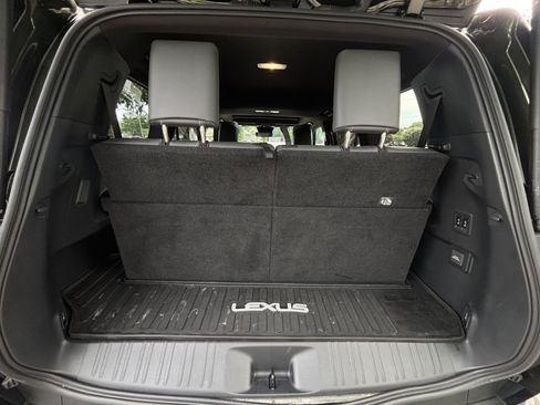 Used 2025 Lexus GX 550 w/ Accessory Package (2T) AWD/4WD image 32