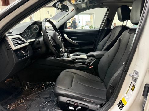 Used 2016 BMW 320i xDrive Sedan AWD/4WD image 11