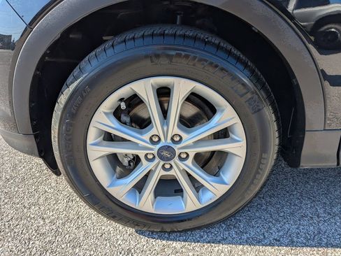 Used 2018 Ford Escape SE w/ SE SYNC Package FWD image 18