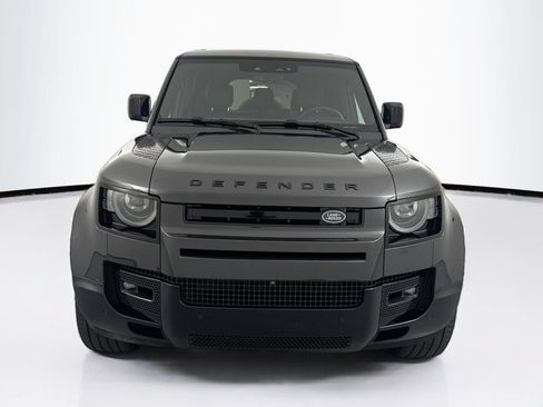 Used 2025 Land Rover Defender 130 X-Dynamic SE AWD/4WD image 2