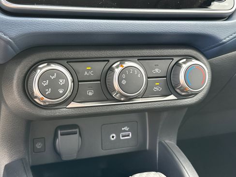 New 2025 Nissan Versa SV w/ Trunk Package image 30