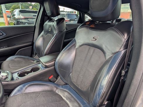 Used 2015 Chrysler 200 S w/ Comfort Group FWD image 15