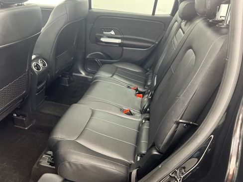 Used 2023 Mercedes-Benz GLB 250 4MATIC image 11