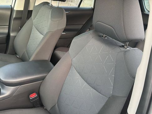 Certified 2025 Toyota RAV4 XLE w/ Convenience Package FWD image 28