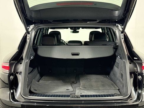 Used 2022 Porsche Cayenne image 25