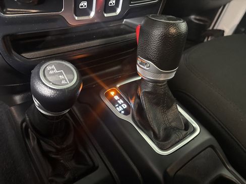 Used 2019 Jeep Wrangler Sport image 19