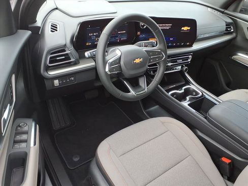 New 2026 Chevrolet Traverse LT w/ Sun and Wheel Package AWD/4WD image 13