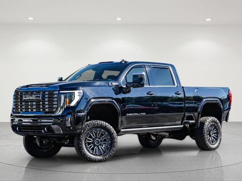 Used 2024 GMC Sierra 3500 Denali Ultimate AWD/4WD image 2