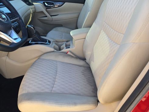 Used 2019 Nissan Rogue SV image 15