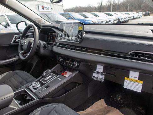 New 2025 Mitsubishi Outlander 4WD Plug-In Hybrid image 22