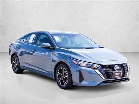 Used 2025 Nissan Sentra SV FWD image 3