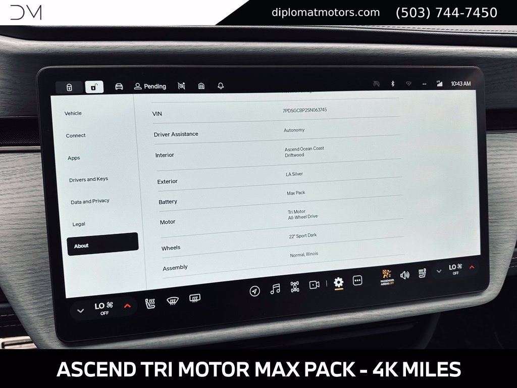 Used 2025 Rivian R1S Premium Dual AWD/4WD image 36