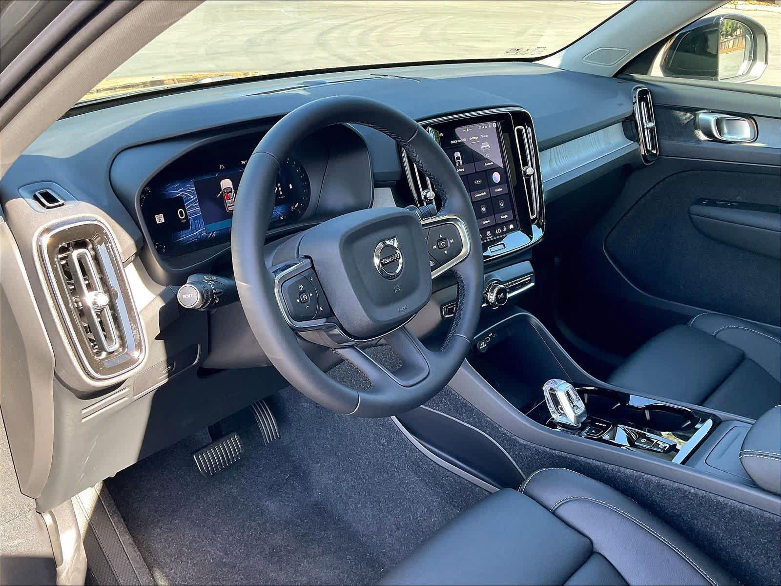 New 2026 Volvo XC40 B5 Plus AWD/4WD image 8