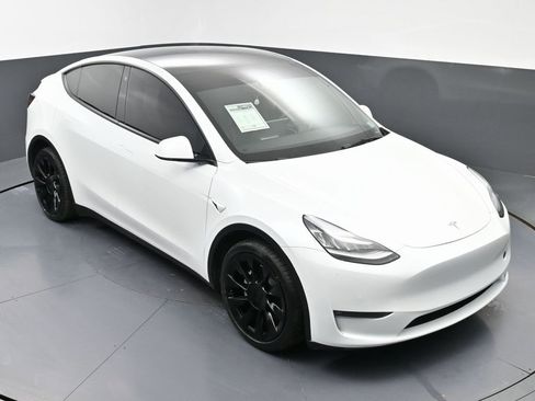 Used 2021 Tesla Model Y 2WD image 45
