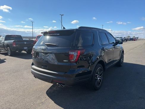 Used 2019 Ford Explorer Sport image 3