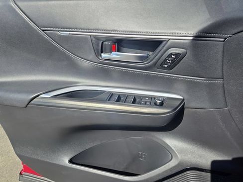 Certified 2023 Toyota Venza XLE AWD/4WD image 21