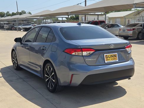 Used 2024 Toyota Corolla LE FWD image 5