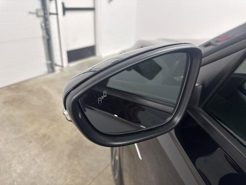 Used 2022 Volkswagen Passat 2.0T R-Line image 15